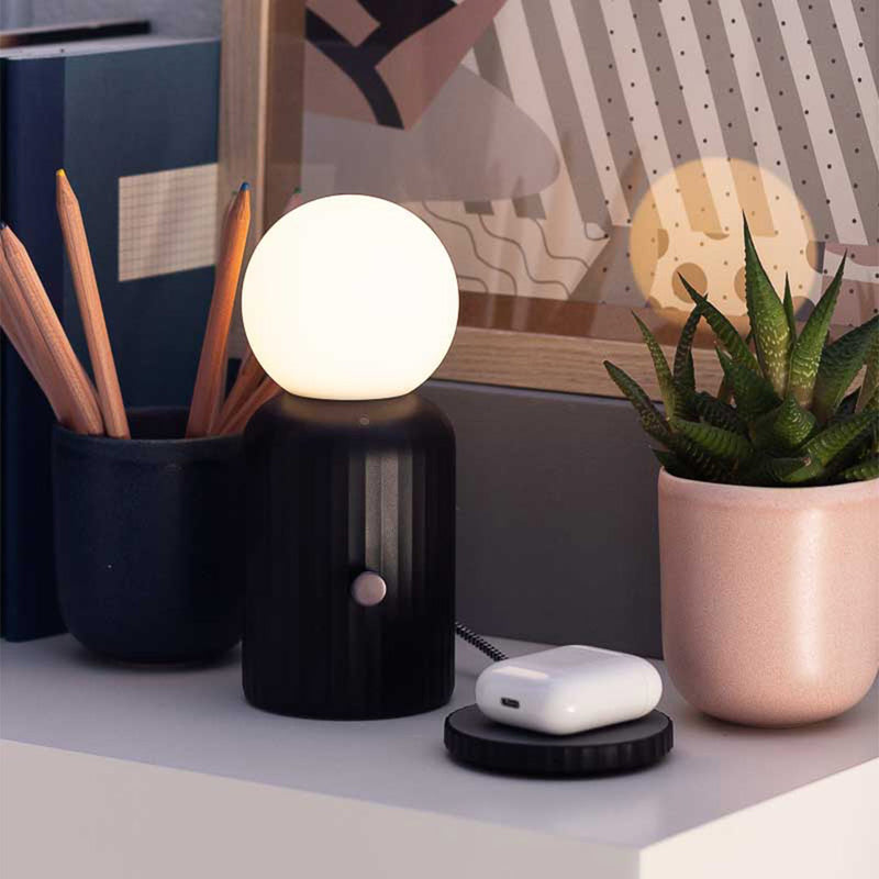 Wireless Lamp & Charger - Black