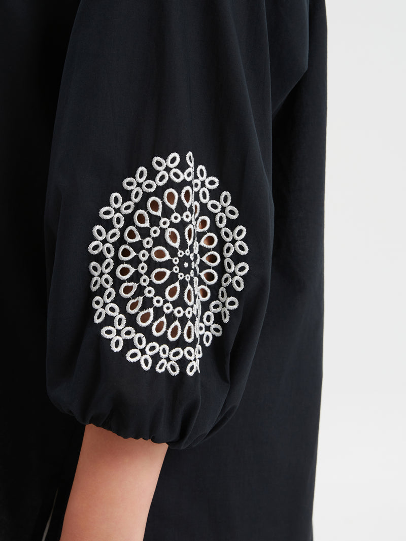 BLACK TOP WHITE TRIM - Black