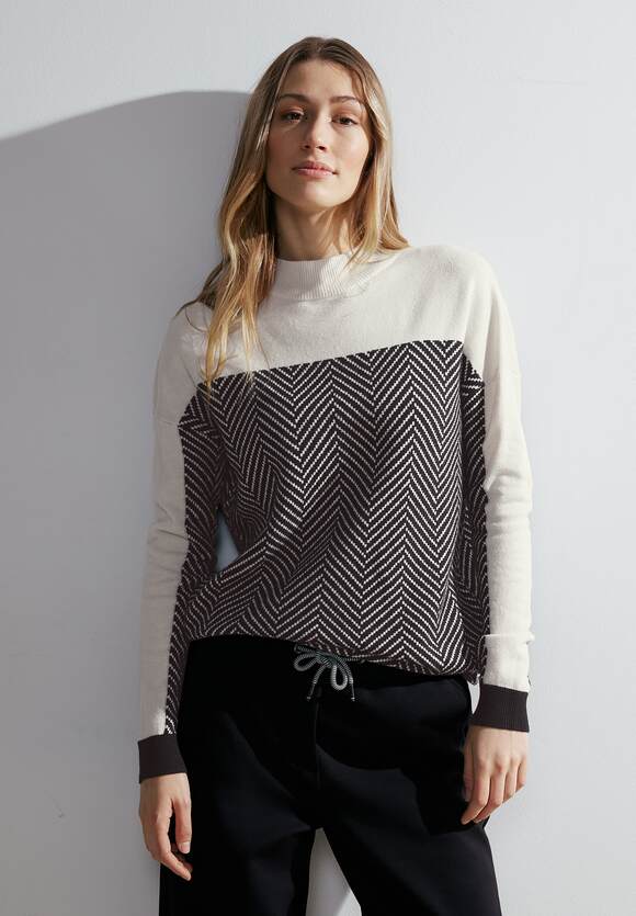 Cosy Herringbone Turtle Neck - Black