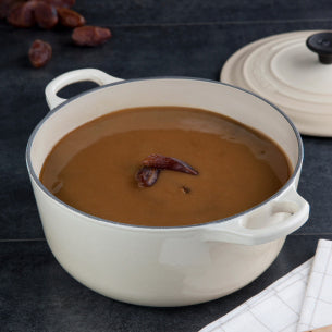 Classic Cast Iron Round Casserole - Crème