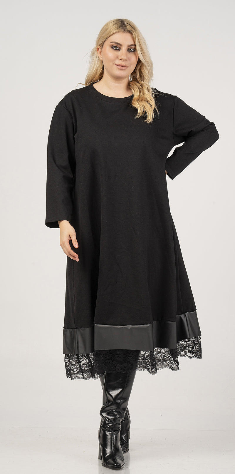 DRESS WITH PLETHER AND LACE TRIM - Black