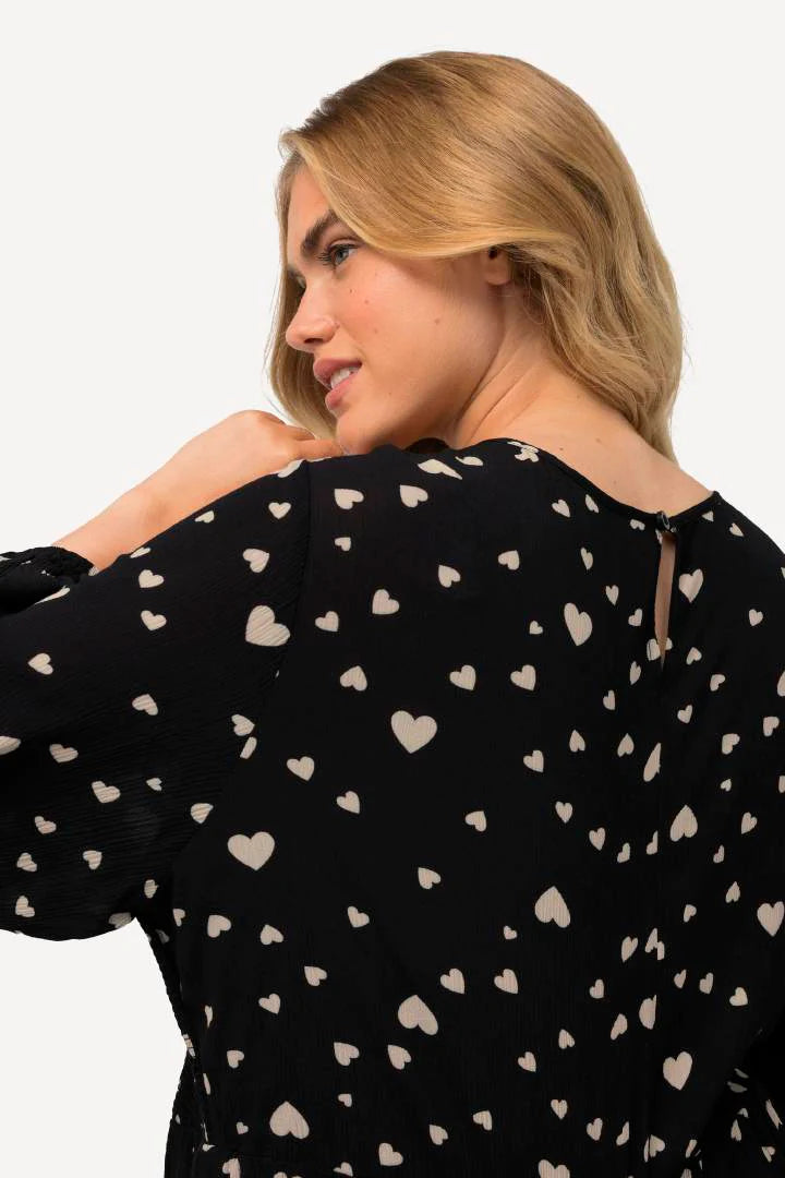 SMOCKED HEART PRINT TOP - Black-cream