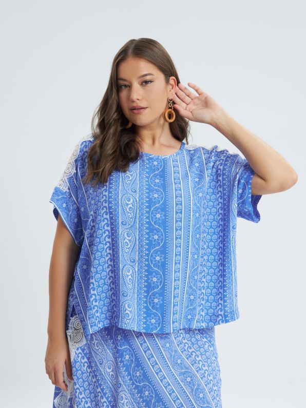 BLUE AND WHITE LACE SHOULDER TOP - Blue Combo