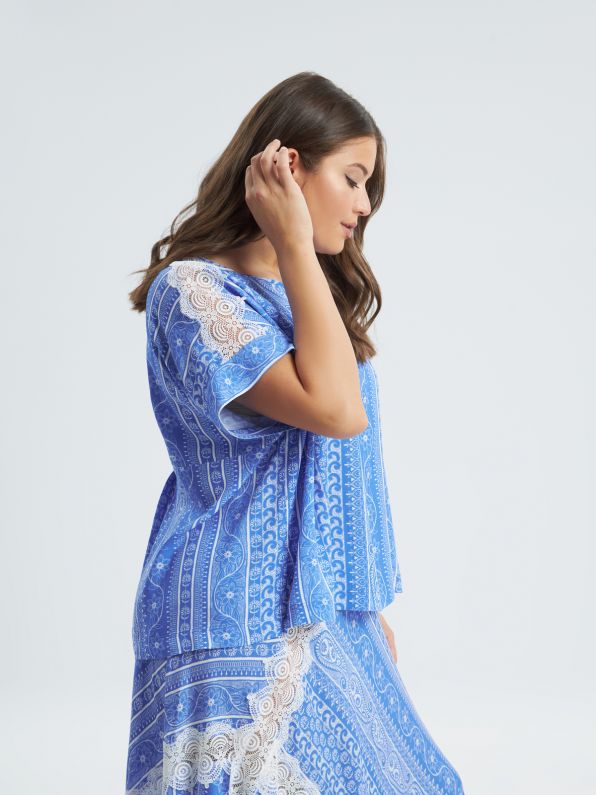 BLUE AND WHITE LACE SHOULDER TOP - Blue Combo