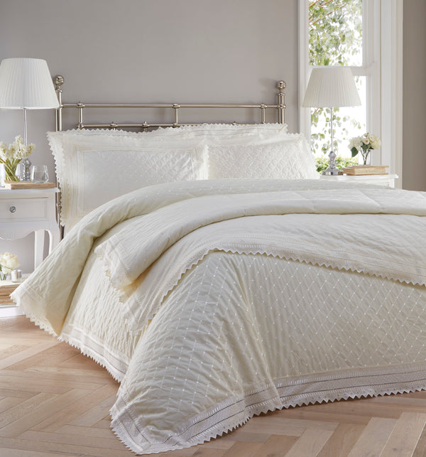 Broderie Balmoral Throw - Ecru