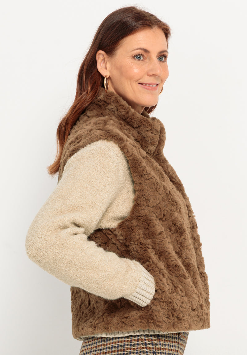 Simplicité Tabea Gilet - Chestnut
