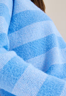 Striped Feather Yarn Pullover - Fountain Blue