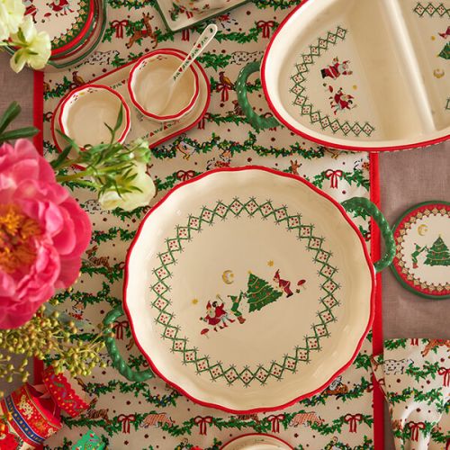 Christmas Shallow Lidded Casserole Dish