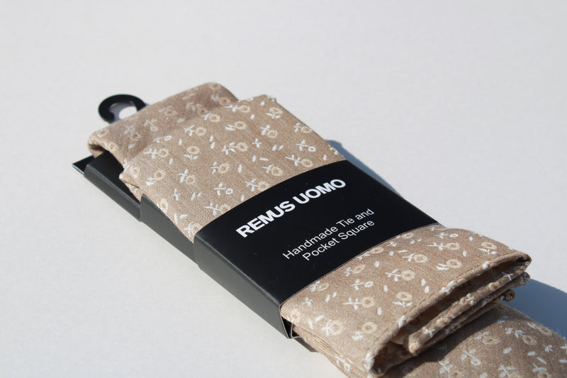 Tie & Pocket Set - Wheat/oatmeal