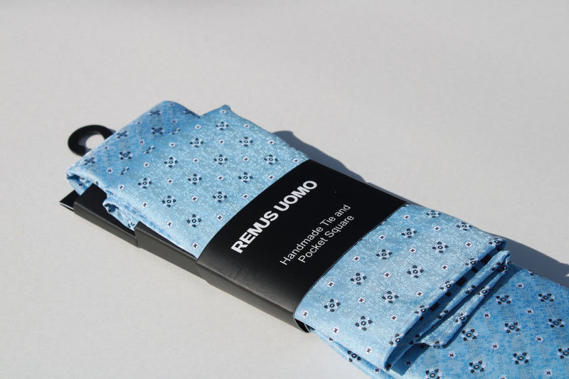 Tie & Pocket Set - Light Blue Grey