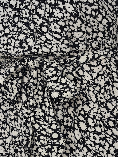 Starr Life 3/4 Maxi Dress - Black Daisy Flower