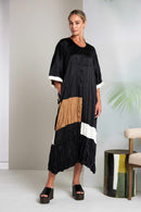 Round Neck Crushed Dress - Black/off White