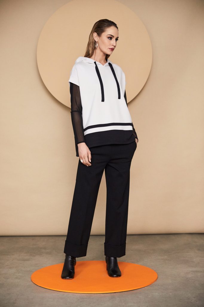 Sleeveless Hooded Top - Black/sand