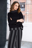 Cutaway Collar Top - Black/off White