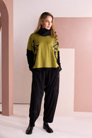 Front AngleSeam Placement Print Top - Avacado/black
