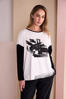 Contrast Sleeve Placement Print Top - Black/choko
