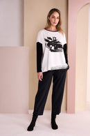Contrast Sleeve Placement Print Top - Black/choko