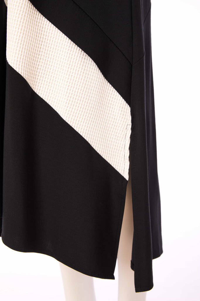 PLACEMENT PRINT DRESS WITH CONTRAST CUFF/PANEL - Black/white