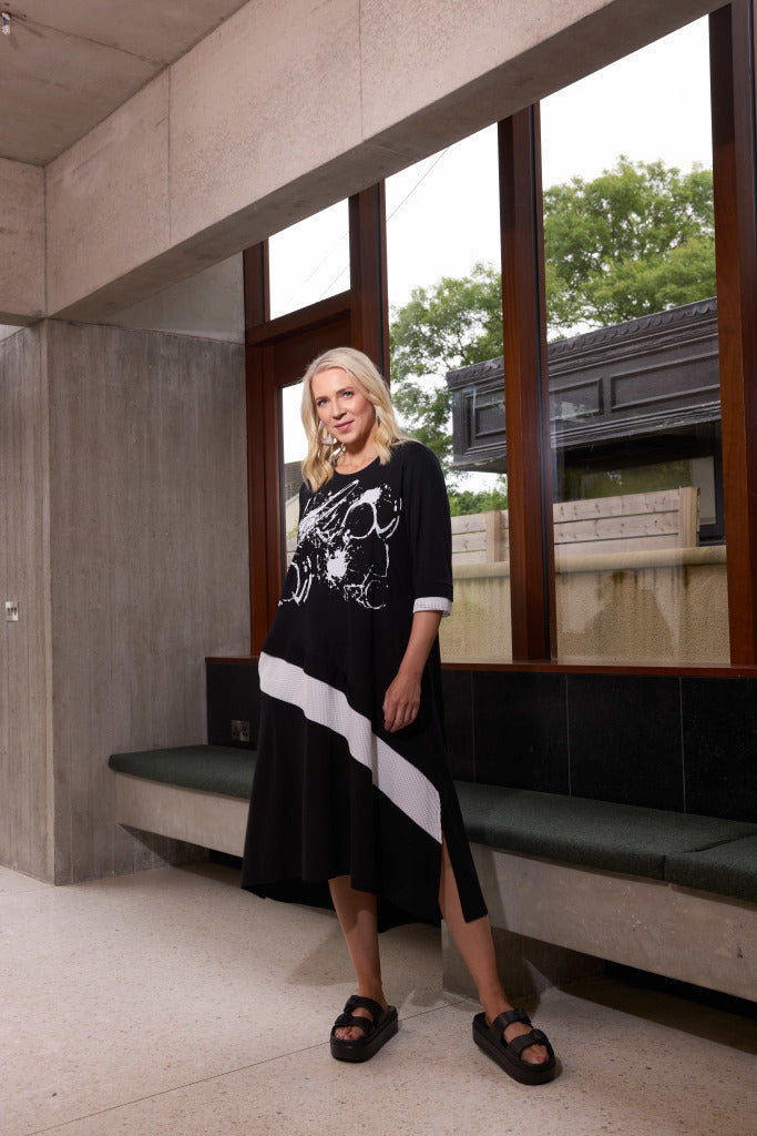 PLACEMENT PRINT DRESS WITH CONTRAST CUFF/PANEL - Black/white