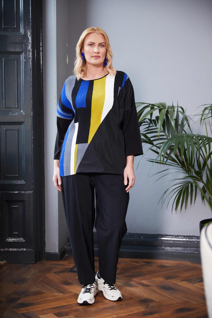 Crinkle Block Top W/Contrast Panel - Lapis/black