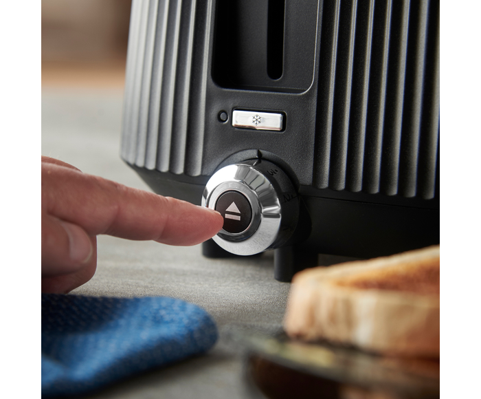 Brontë 4 Slice Toaster - Black 