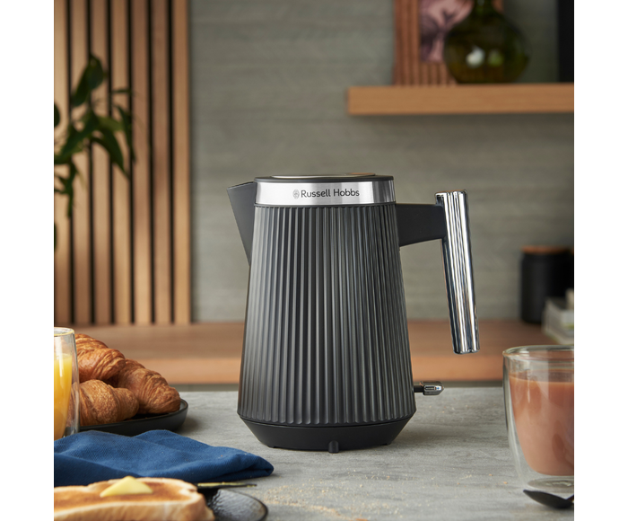 Brontë Kettle - Black