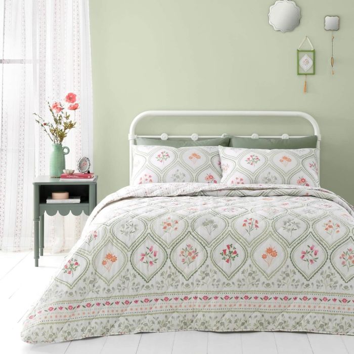 Cameo Floral Bedspread