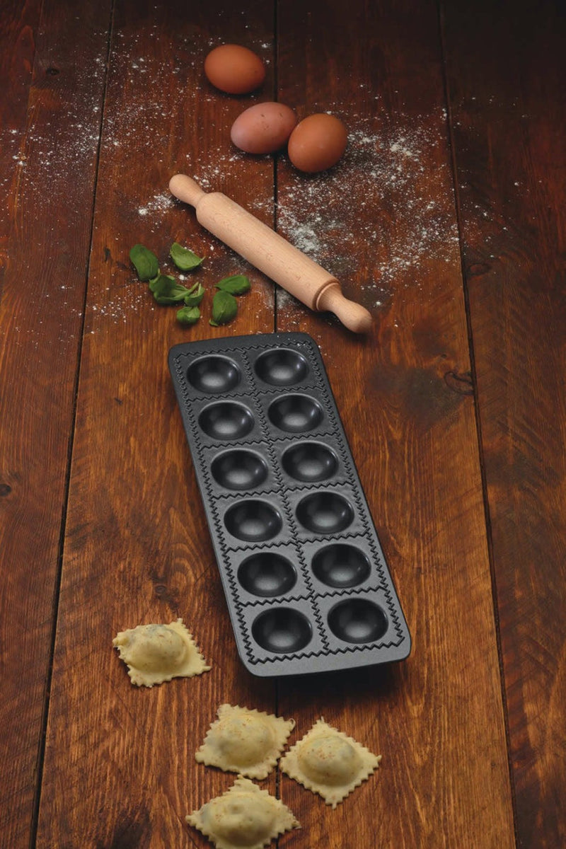 World of Flavours Italian Non-Stick Ravioli Mould