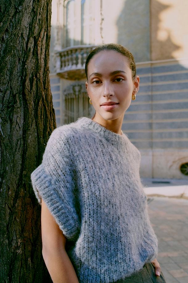 Metta Sleeveless Jumper - Grey Melange