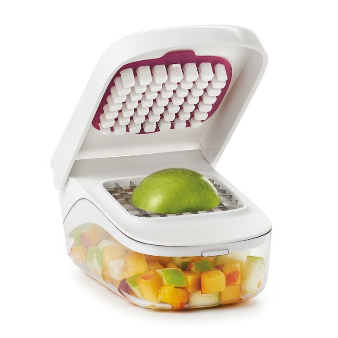 Vegetable Chopper with Easy-Pour Opening