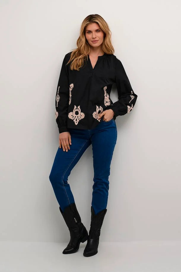 Ipilo Motif Blouse - Oriental Black/offwhite