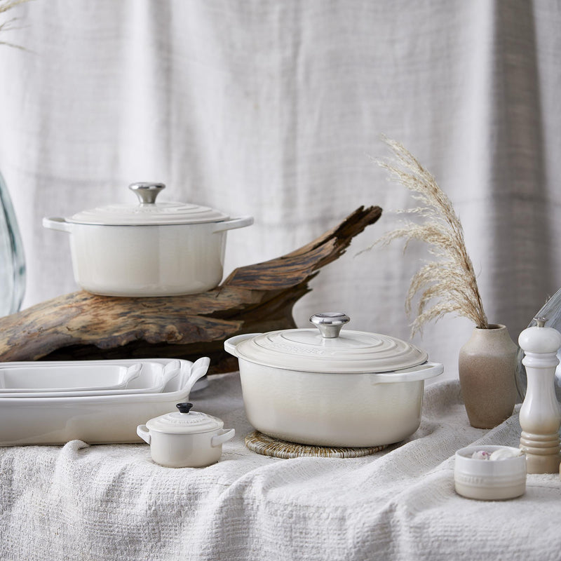 Signature Cast Iron Oval Casserole 25cm - Meringue