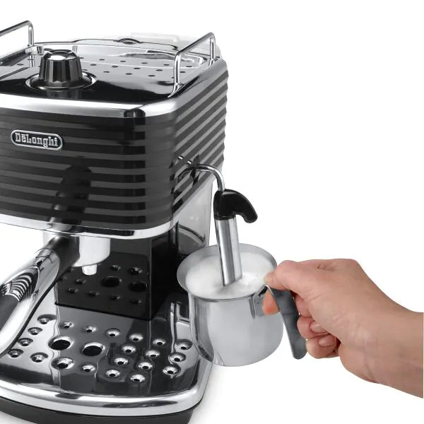Scultura Black Espresso Coffee Machine