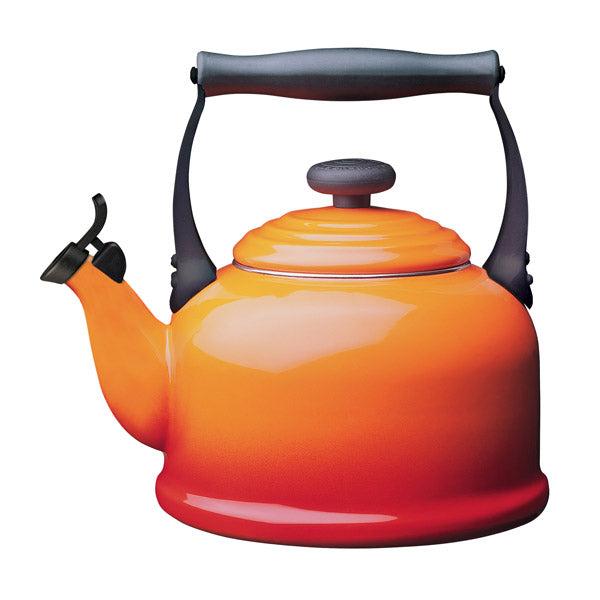 Le Creuset Traditional Whistling Kettle - Volcanic