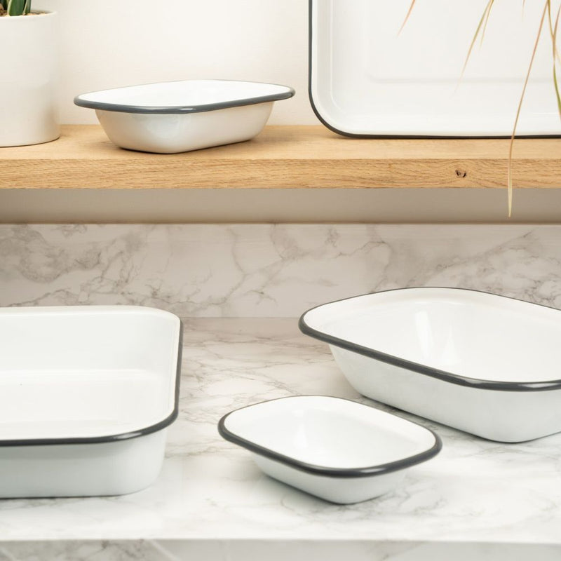 16cm Enamel Rectangular Pie Dish