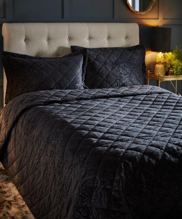 Beaufort Black Throwover Set 254x254cm