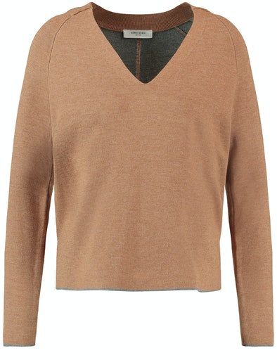 Western Spirit V-Neck Jumper - Camel Melange