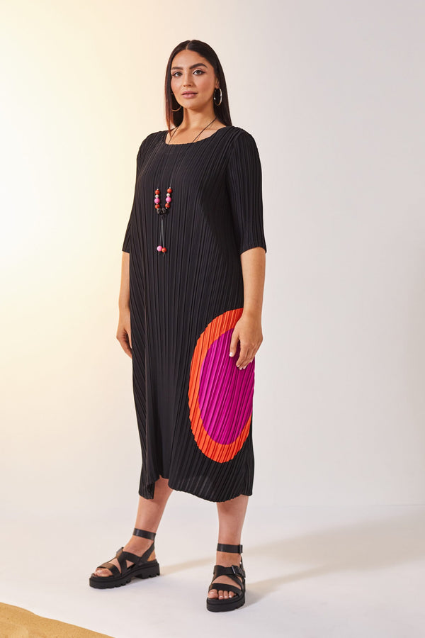Color Circles Pleated Dress - Black/Coral