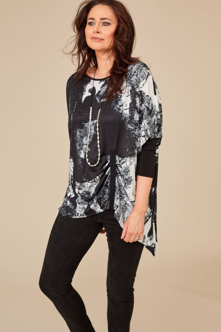 Print Top With Pleat Detail - Black/cream