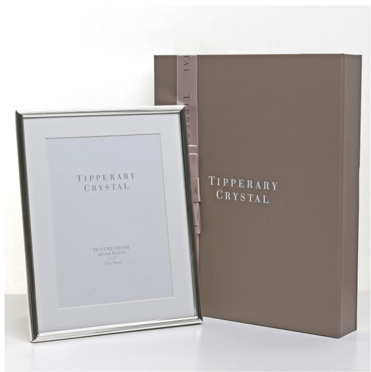 White Mount Frame 5" x 7"