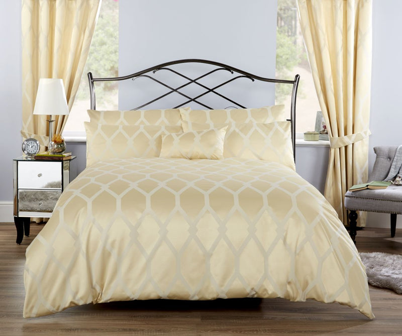 Vantona Verona Jacquard Gold Lined Curtains 66x72cm